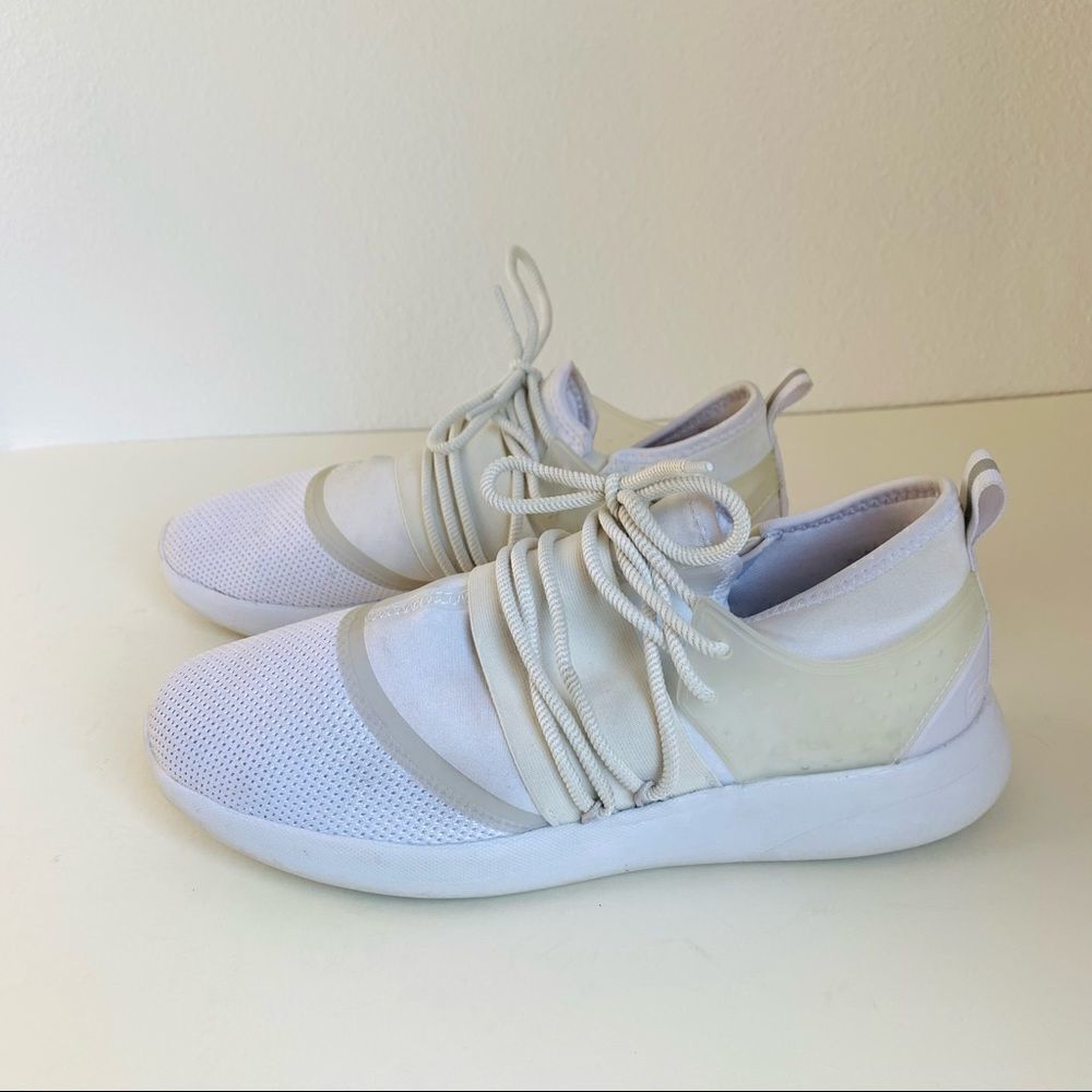 Fabletics Pismo II White Sneakers